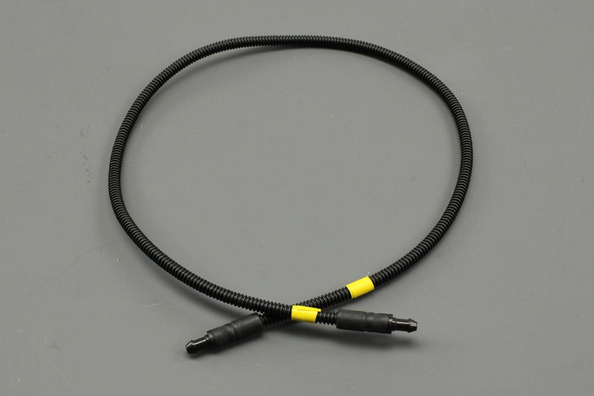 Land Rover Discovery 5 2017-on windscreen washer hose LR155161, view 1