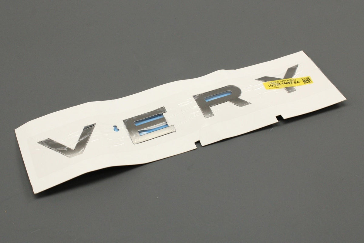 Land Rover Discovery Sport 2015-on 'VERY' bonnet emblem LR086209, view 1