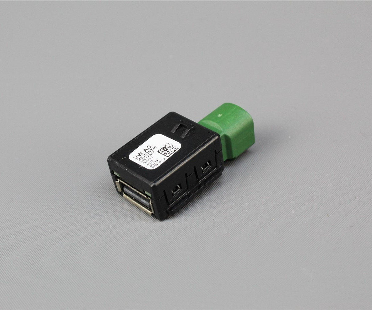 VW Golf Passat T6 Audi A3 A4 A5 Q3 Q5 USB in connection port 5Q0035726