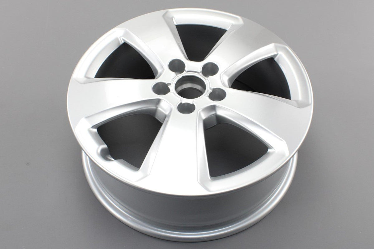 Audi A3 8V 2013-2017 Alloy wheel 17 inch silver (17x6 ET48) 8V0601025C, view 1