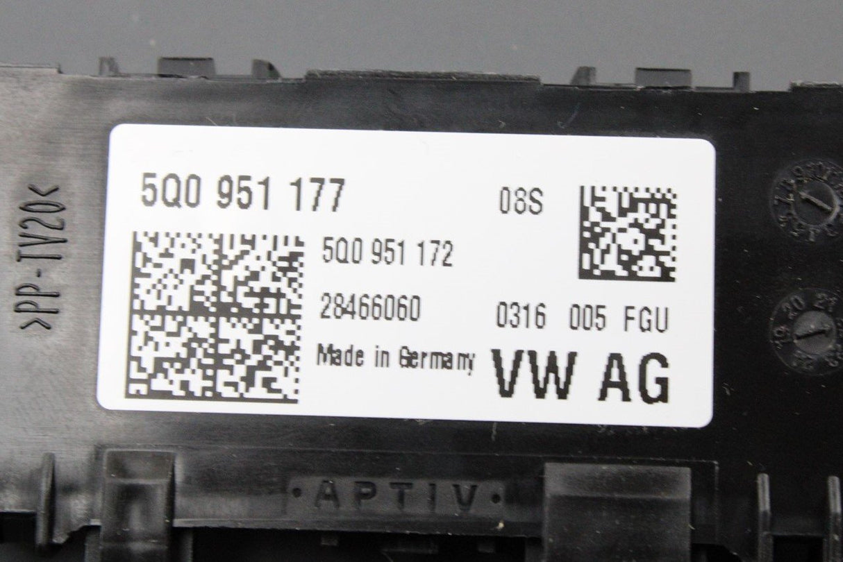 Audi A1 A3 RS4 RSQ3 Skoda SEAT Arona interior motion sensor 5Q0951177