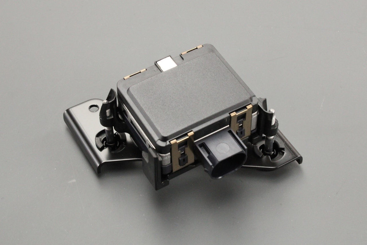 VW Golf MK7 Audi A3 Skoda Octavia SEAT Leon 2013-2018 radar sensor 5Q0907561B, view 1