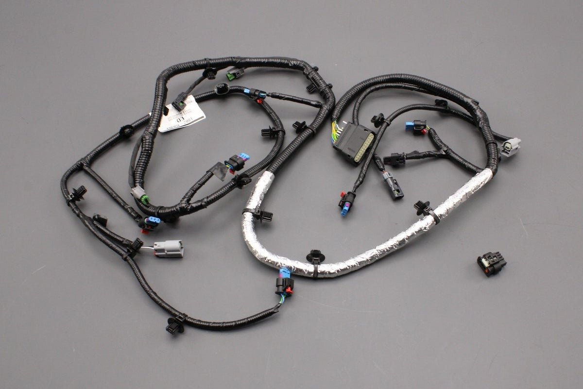 Land Rover Defender 110 2020-on bumper wiring harness (rear) LR145475, view 1