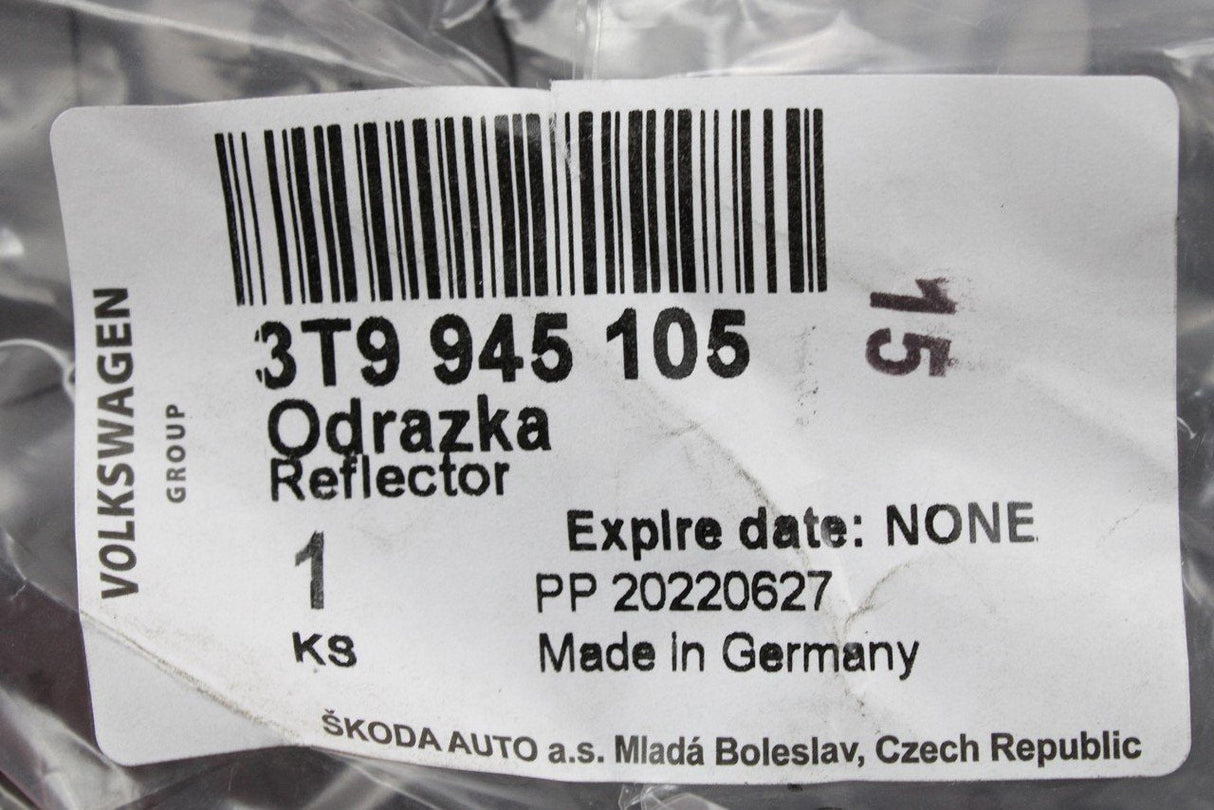 Skoda Superb Estate 3T 2008-15 rear bumper reflector (left) 3T9945105