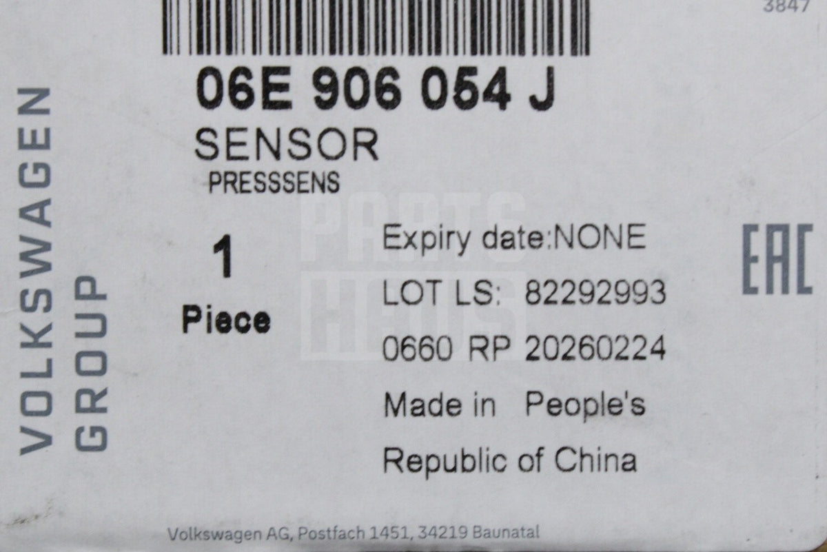 VW Audi 2.5 3.0 4.0 TFSI 3.0 TDI engine oil pressure sensor 06E906054J