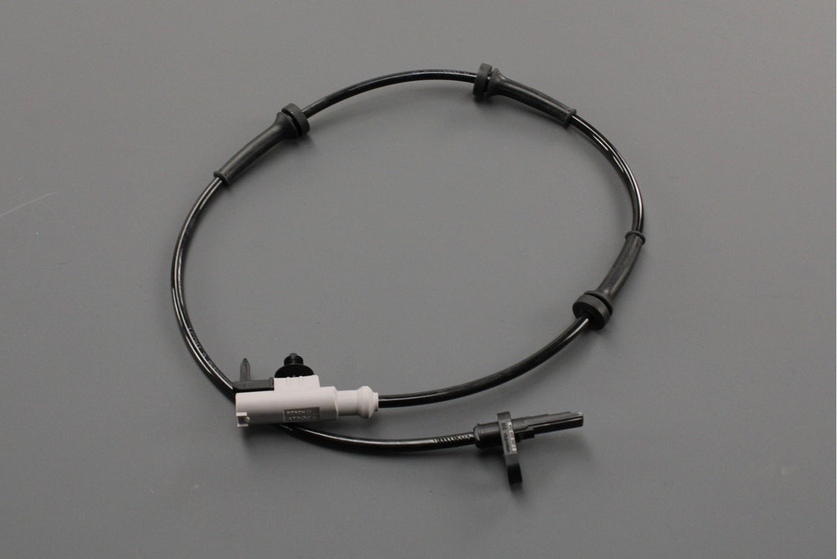 Land Rover Defender Discovery 5 2013-on ABS speed sensor (rear) LR081609, view 1