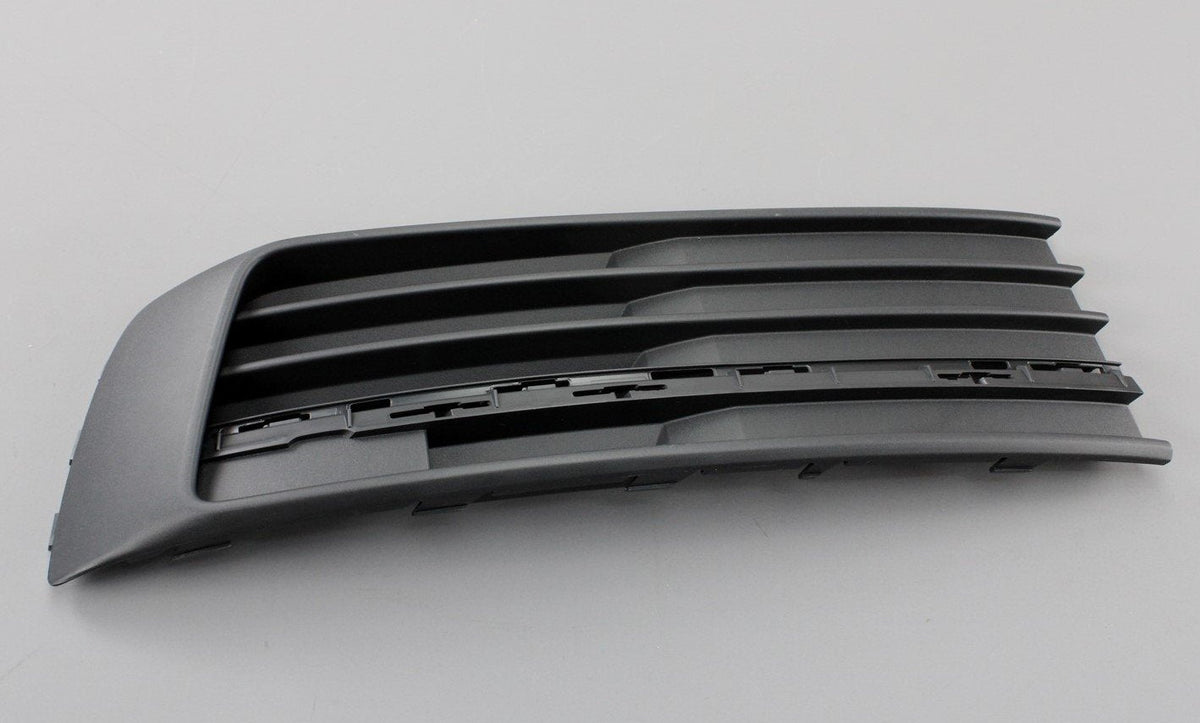 VW Transporter T6 lower front bumper grille (right) 7E5853684 9B9, view 1