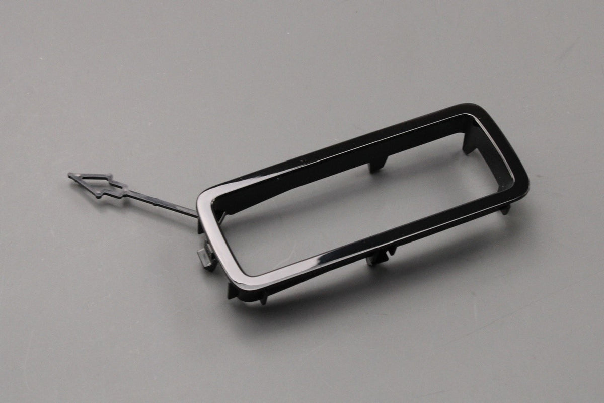 Land Rover Defender 2020-on rear bumper trim (right) LR149775, view 1