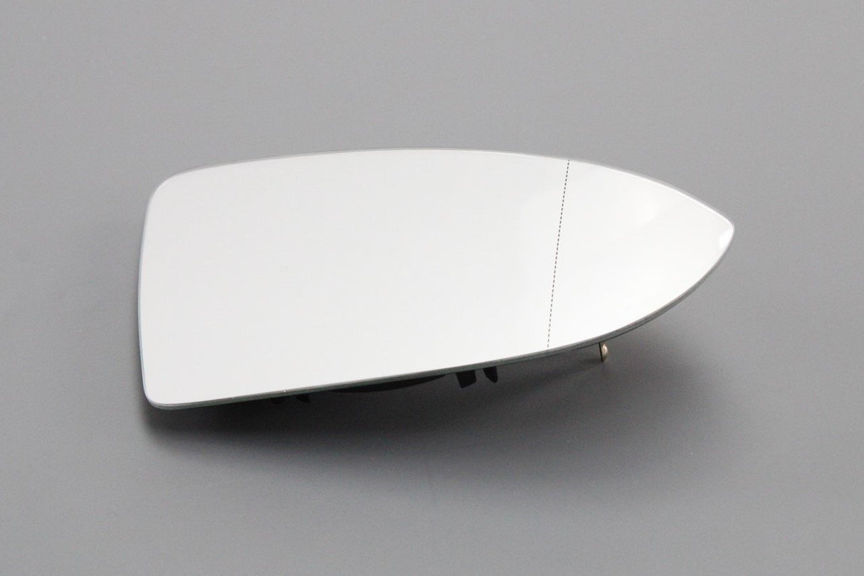 VW Arteon 17-on Passat B8 15-on wing mirror glass (right) 3G0857522A
