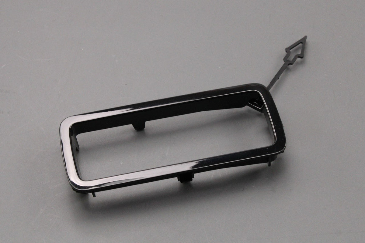 Land Rover Defender 2020-on rear bumper trim (left) LR149776, view 1