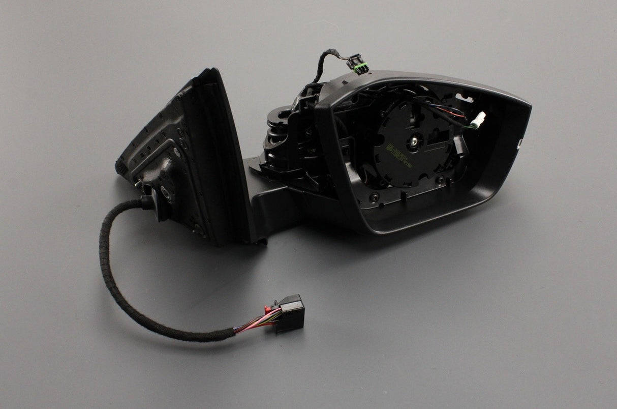 Skoda Scala Kamiq 2019-on RHD wing mirror housing (right) 658857508M