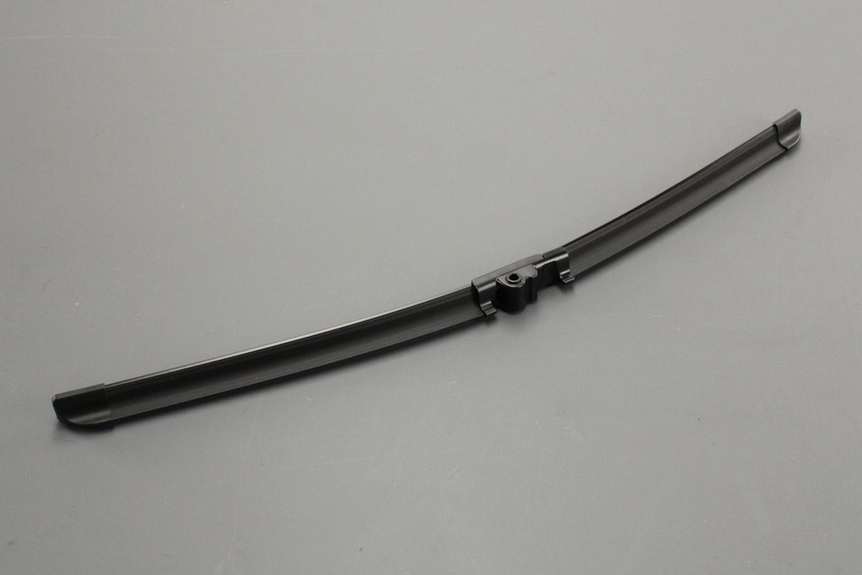 VW Phaeton 2002-16 RHD wiper blade (front left) 3D2955425E
