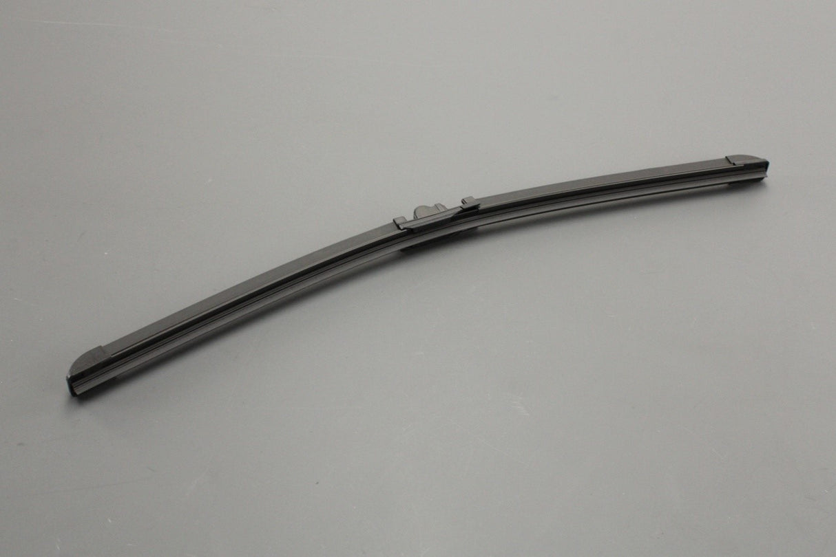 VW Phaeton 2002-16 RHD wiper blade (front left) 3D2955425E