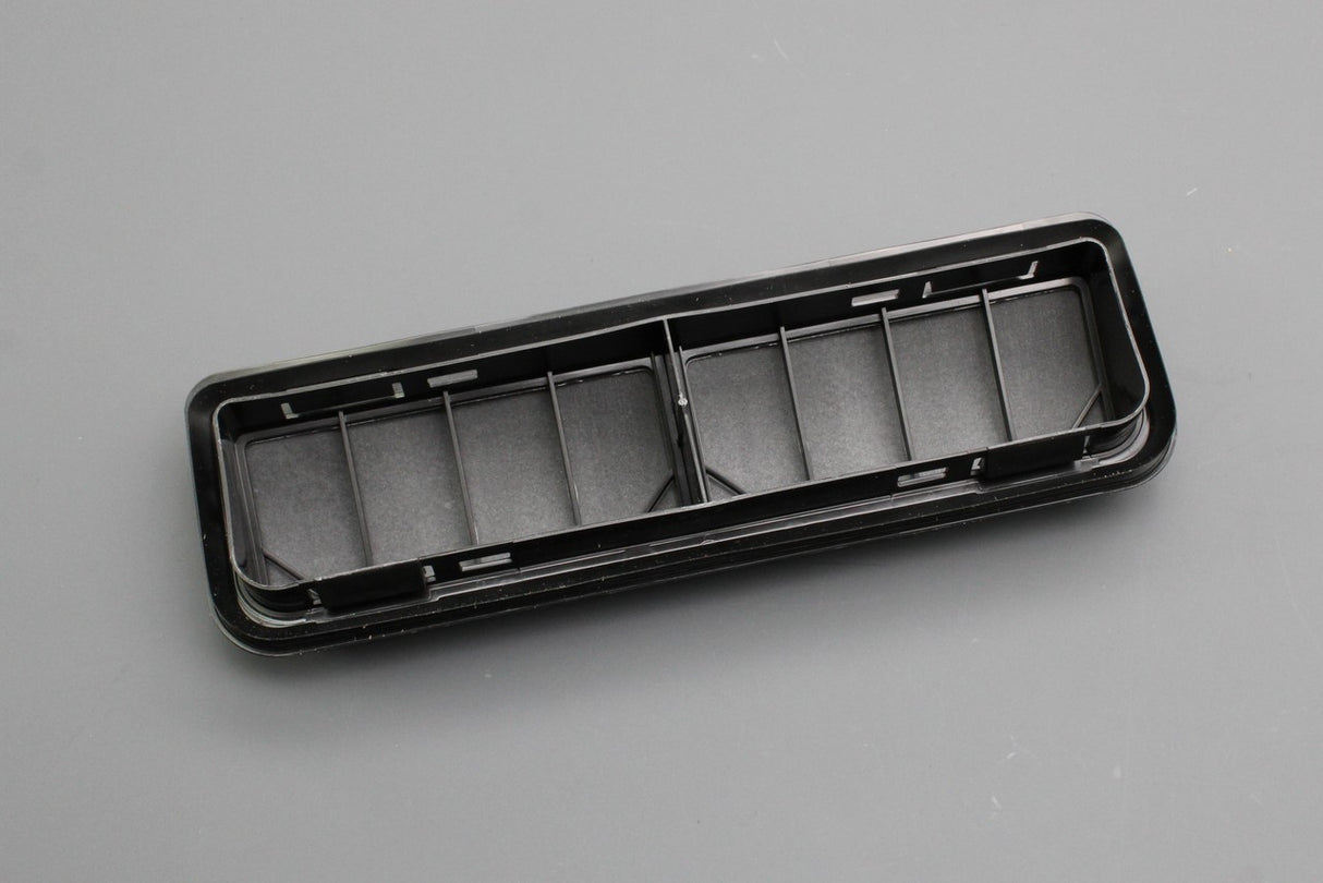 VW Polo Audi A1 Skoda SEAT rear bumper air vent flap (centre) 6V0819465B