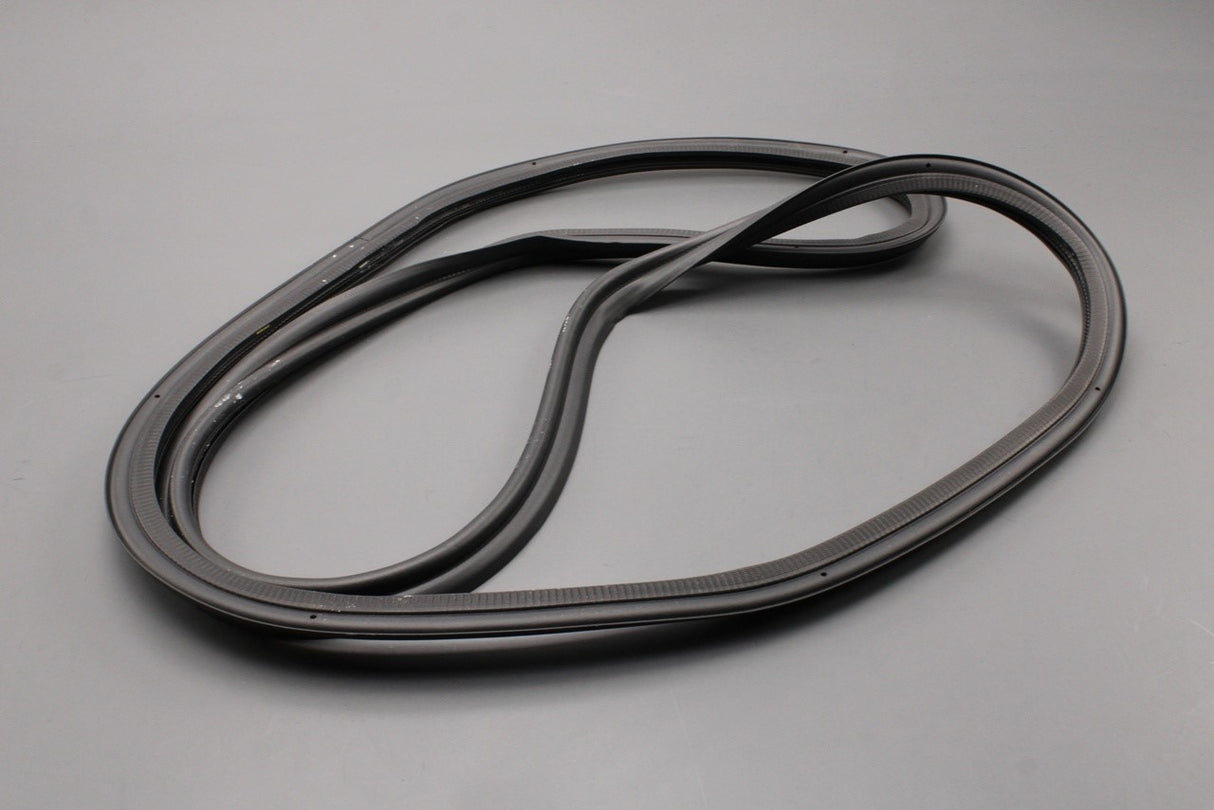 Land Rover Discovery Sport 2015-on tailgate boot lid seal LR178744