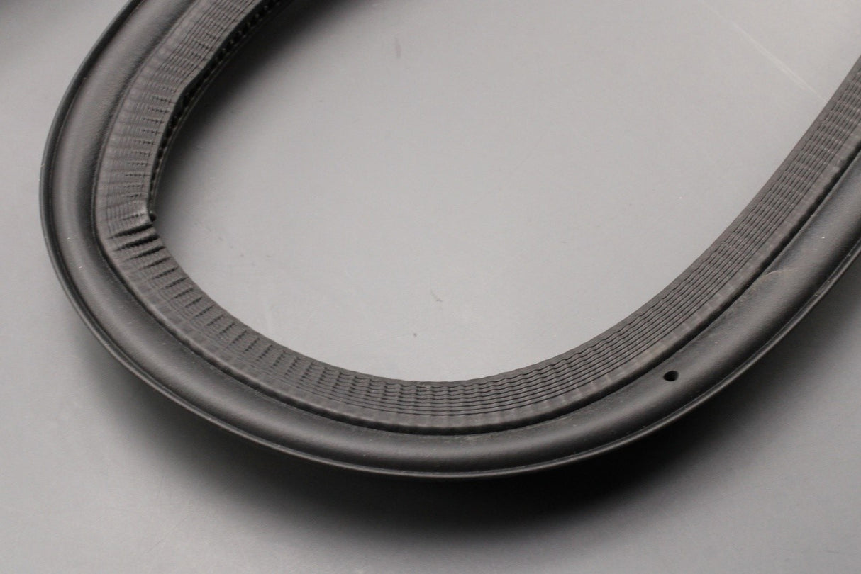 Land Rover Discovery Sport 2015-on tailgate boot lid seal LR178744