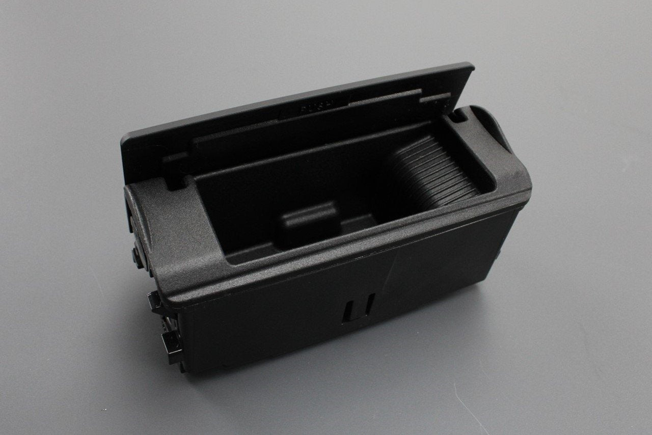 あいり　0507 Audi A6 RS6 A7 RS7 Q7 Q8 RSQ8 door ash tray (rear left) 4G8857405A