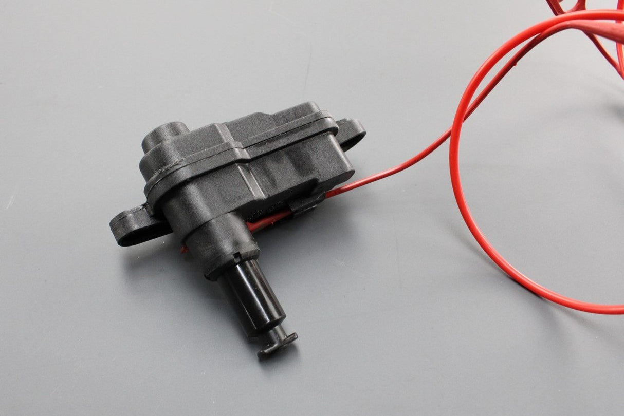 Audi A3 2020-on A5 Q3 Q7 TT fuel filler flap door actuator 8S0862153A