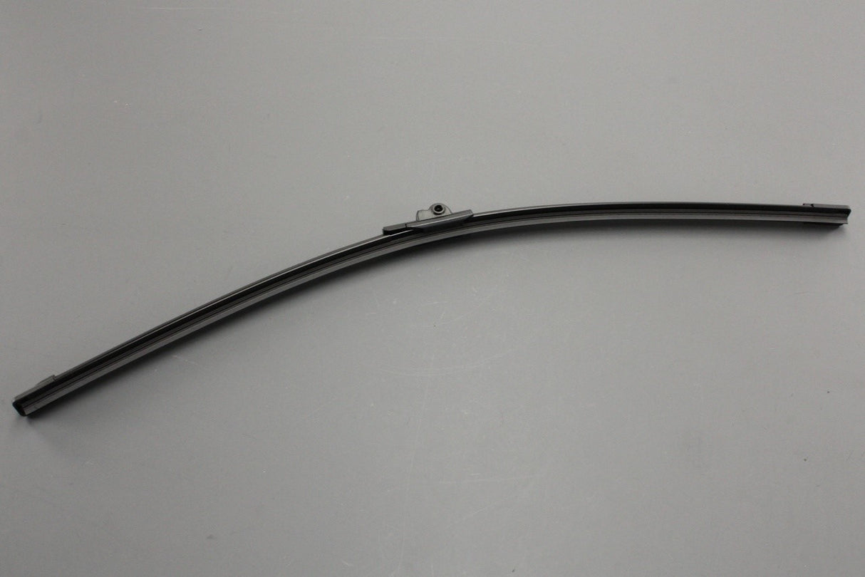 VW Phaeton 2002-16 RHD wiper blade (front right) 3D2955426A