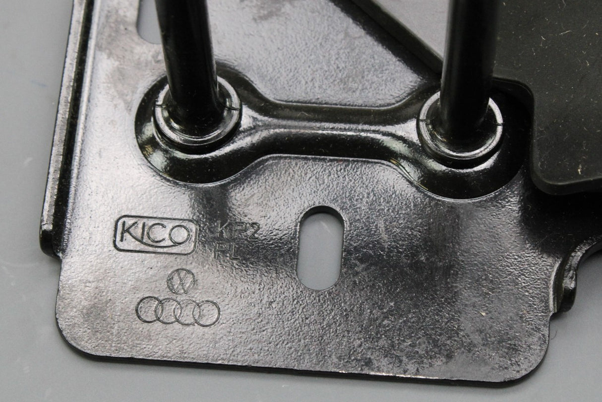 Audi Q7 2010-2015 bonnet catch hook 4L0823480A