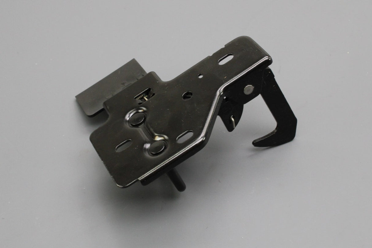 Audi Q7 2010-2015 bonnet catch hook 4L0823480A