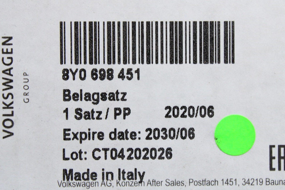 VW Golf 2020-on Audi A3 Skoda SEAT rear brake pads set (272mm) 8Y0698451