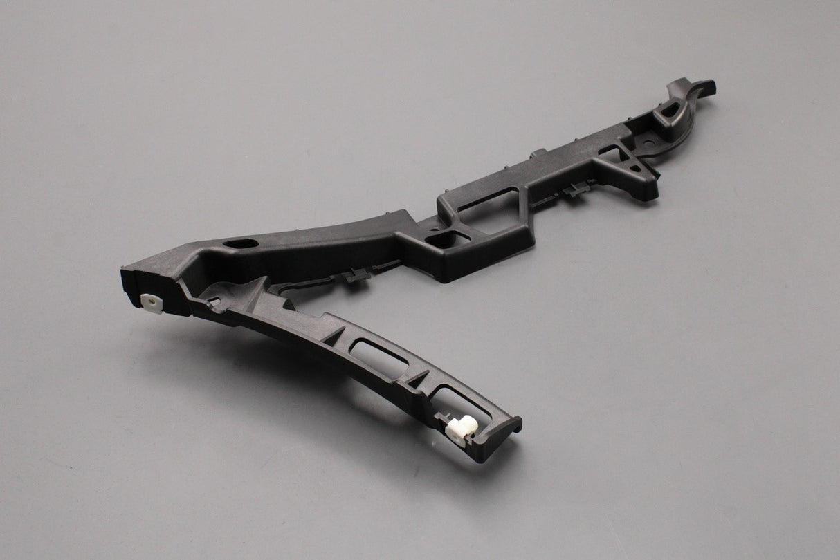 Range Rover Sport 2010-2013 rear bumper mounting bracket (left) LR015111