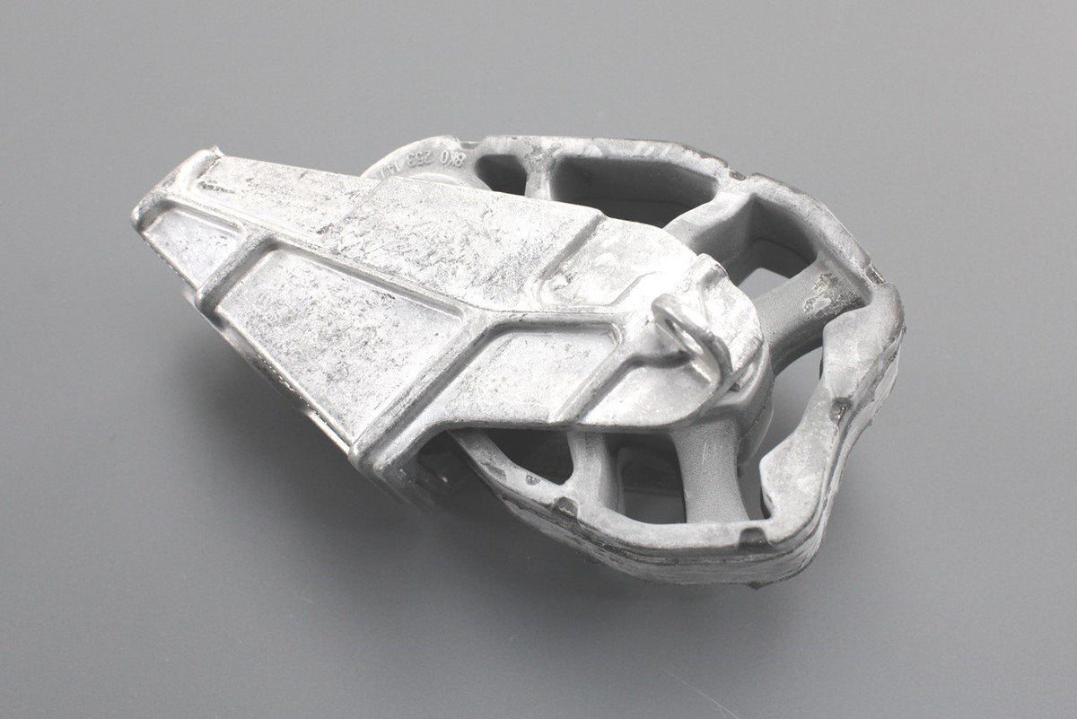 Audi A4 S4 A5 S5 A5 S6 A7 A8 RS4 RS5 RS6 exhaust bracket 8K0253144M, view 1
