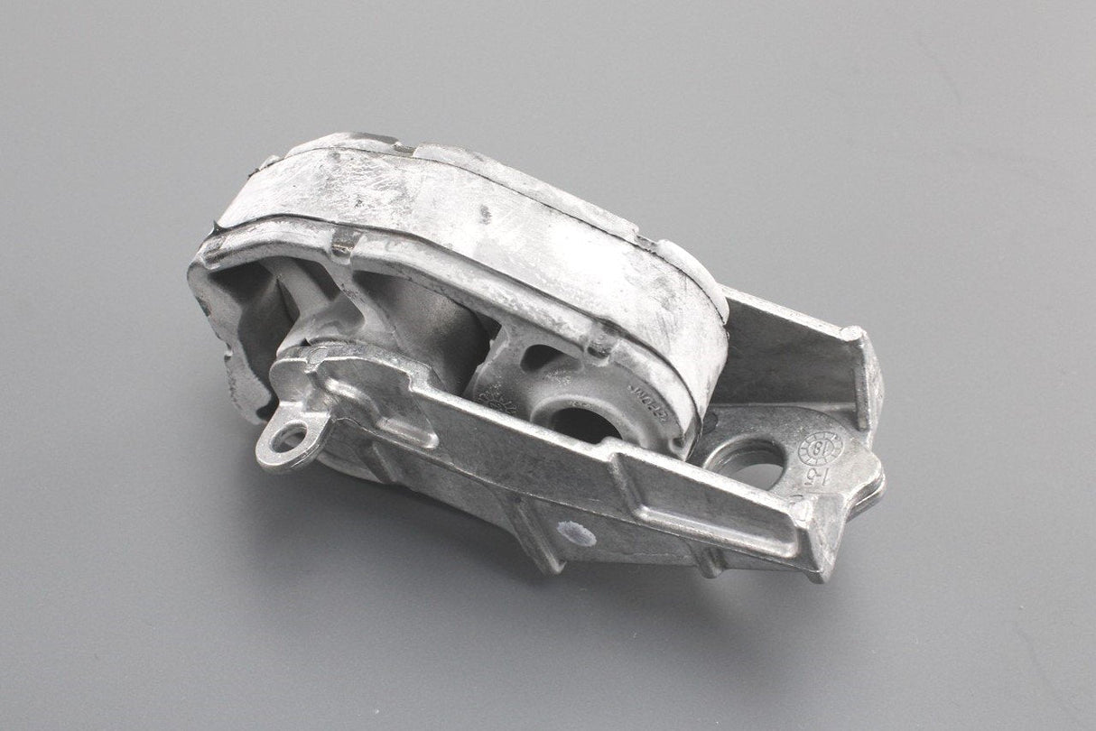 Audi A4 S4 A5 S5 A5 S6 A7 A8 RS4 RS5 RS6 exhaust bracket 8K0253144M