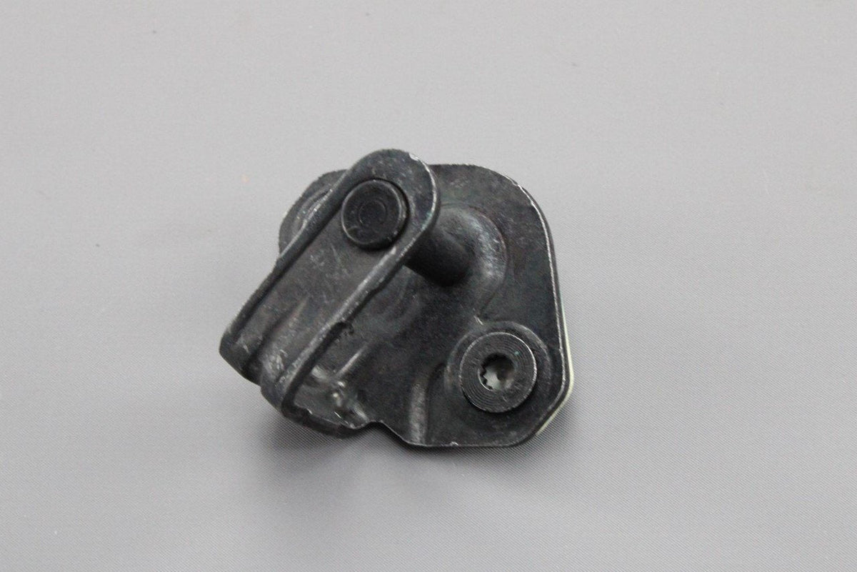 VW Caddy Transporter T6 Left sliding door lock striker plate 7E0843767B, view 1