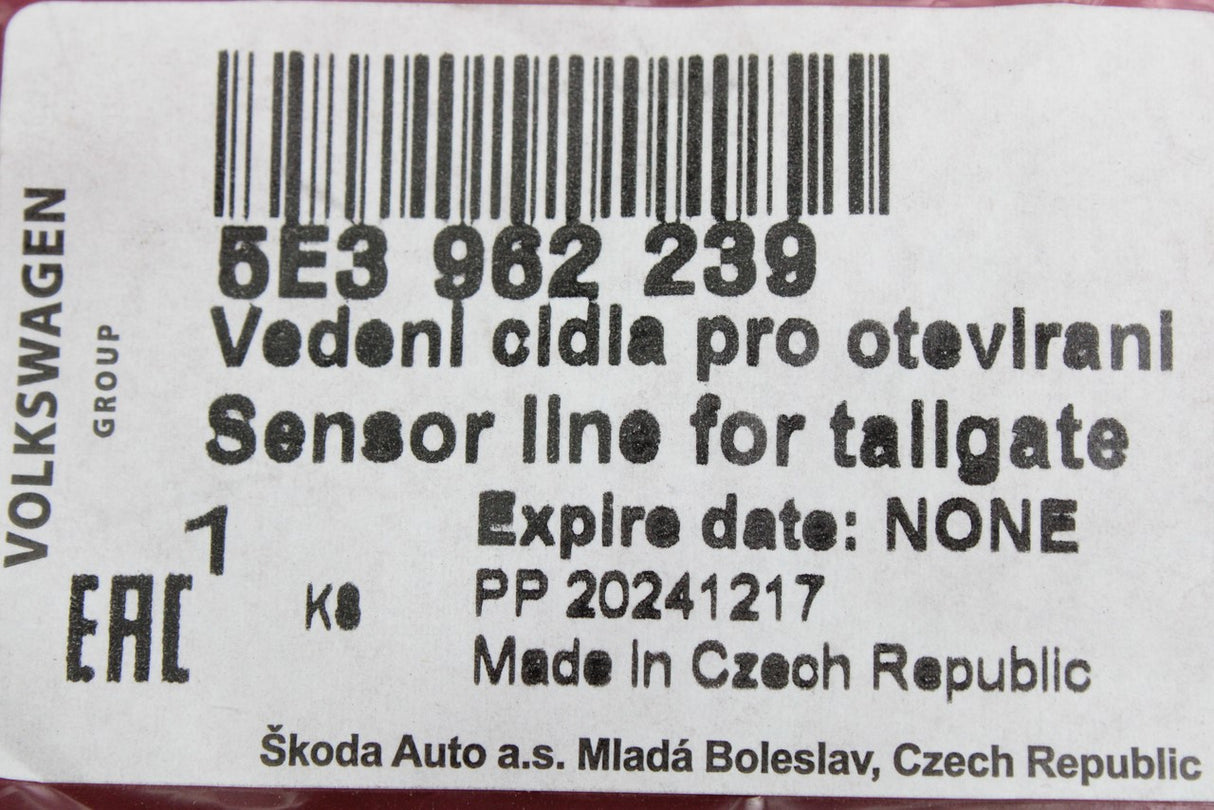 Skoda Octavia 2020-on tailgate boot lid opening sensor line 5E3962239