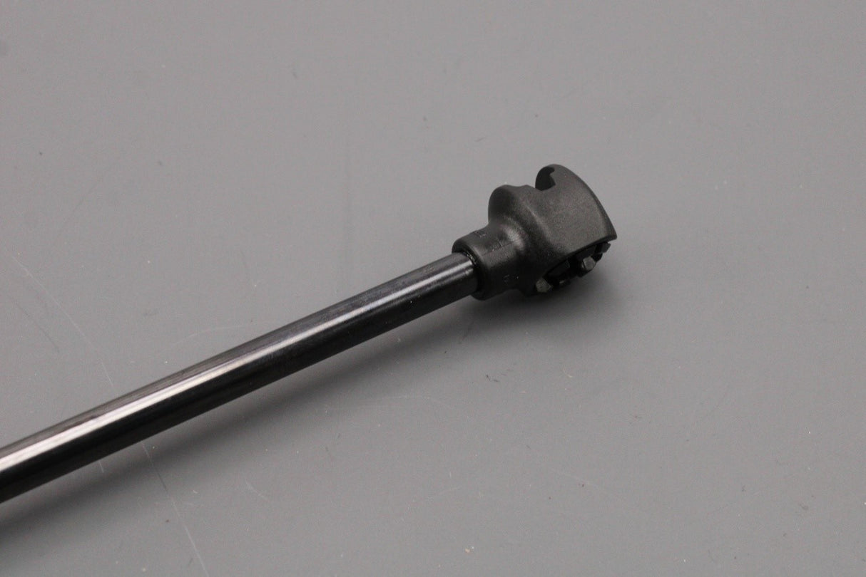 Audi TT TTS TTRS 2015-on boot lid tailgate gas struts (x2) 8S8827552D