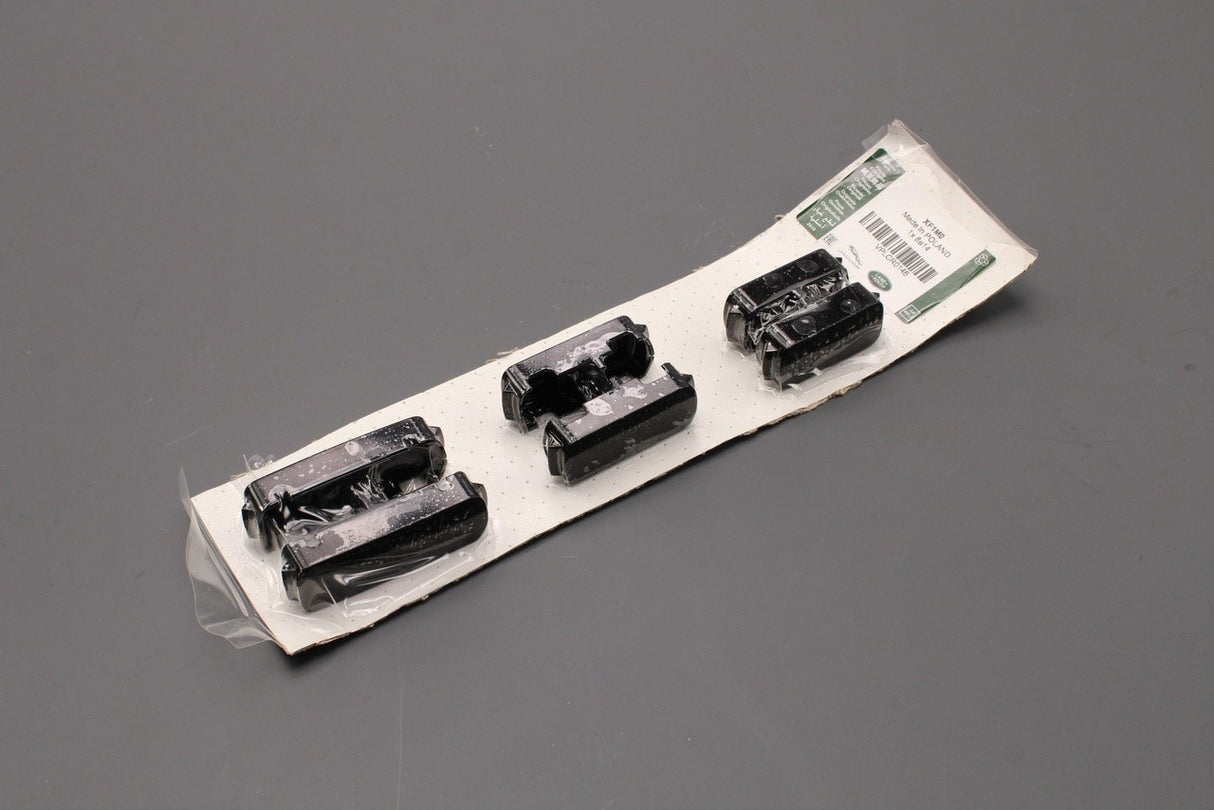 Land Rover Discovery Sport 2015-on roof rails trim kit (black) VPLCR0146