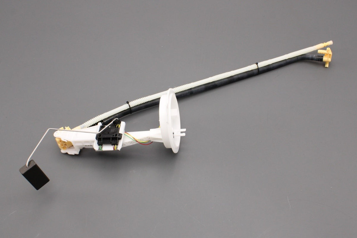 VW Tiguan 2012-18 Audi Q3 2015-18 fuel gauge sender (left) 5N0919673AB, view 1