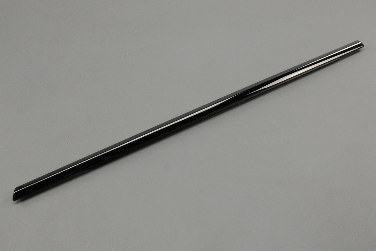 Land Rover Discovery Sport 15- door frame moulding (upper left) LR058480, view 1