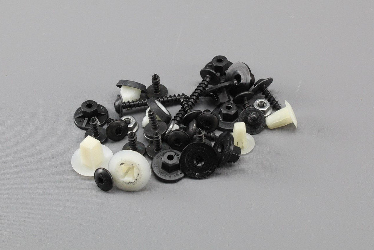 Audi A4 B9 2016-on underbody protection fixing screw kit 8W0098646A