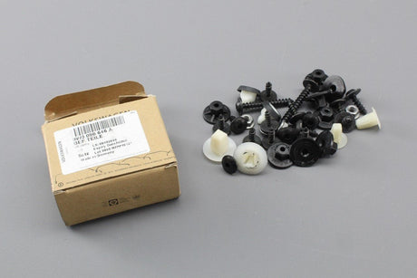 Audi A4 B9 2016-on underbody protection fixing screw kit 8W0098646A