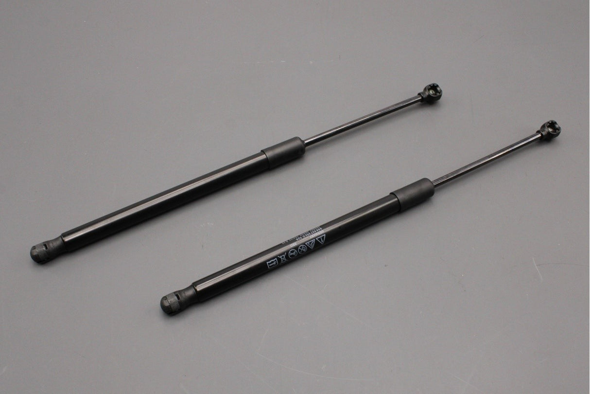 Audi TT TTS TTRS 2015-on boot lid tailgate gas struts (x2) 8S8827552D
