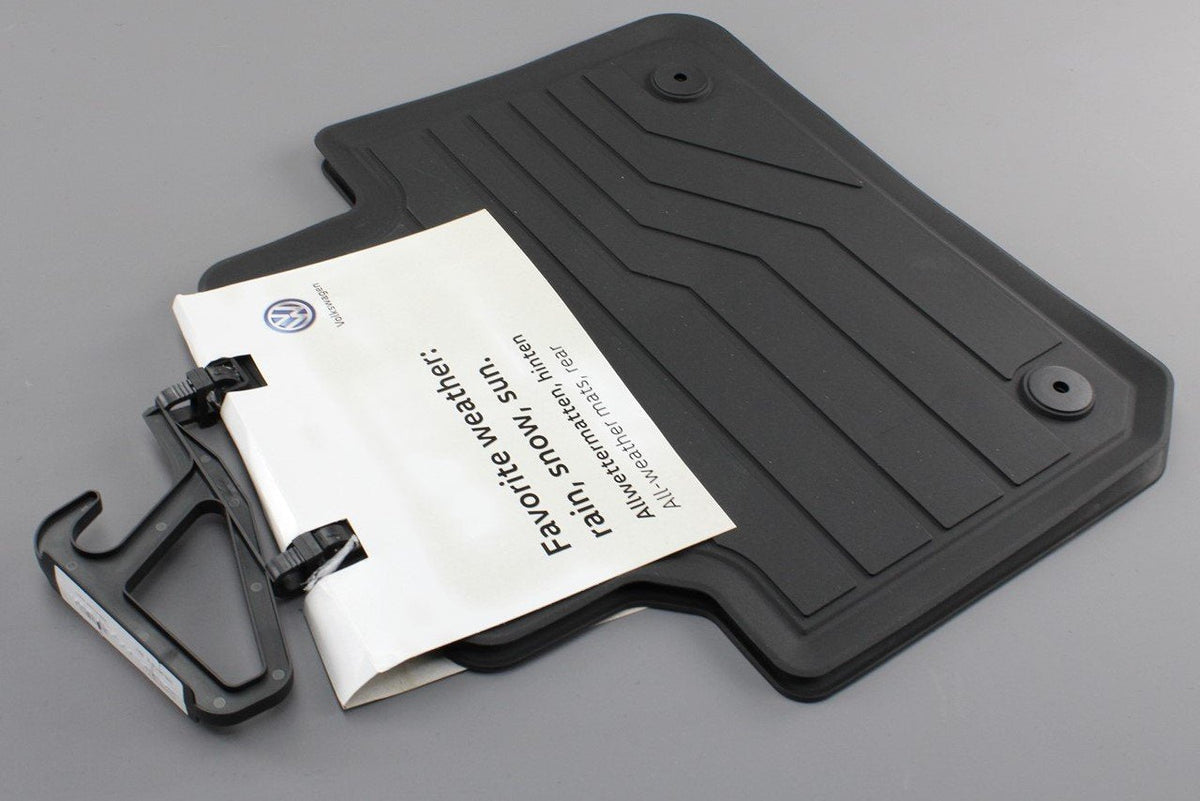 VW Touareg 2018-Onward Rear rubber floor mat set 760061512 82V, view 1