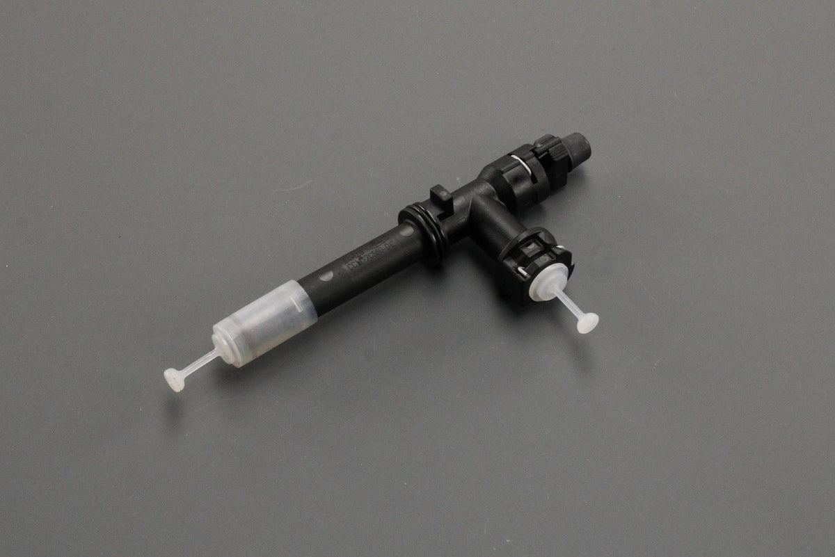 Land Rover Defender 2007-2016 hydraulic clutch adapter LR068981, view 1