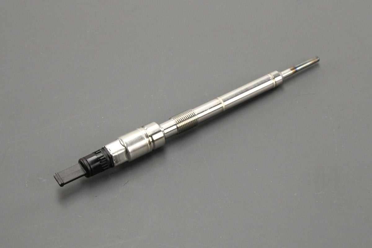 VW Golf Audi A4 Q3 Skoda SEAT glow plug with sensor (2.0 TDI) 04L905061C, view 1