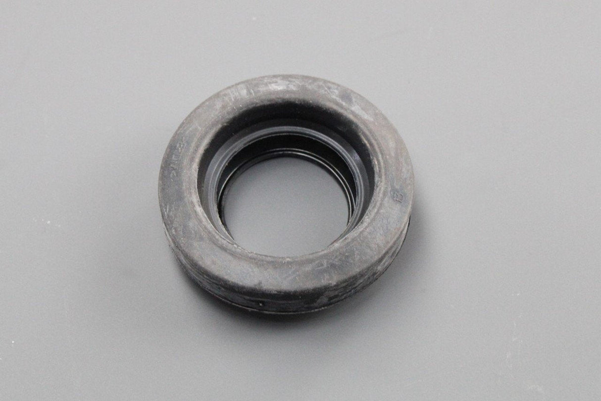VW Touareg Audi A4 A5 Q7 Q8 screen wash filler neck grommet 8T0955465A