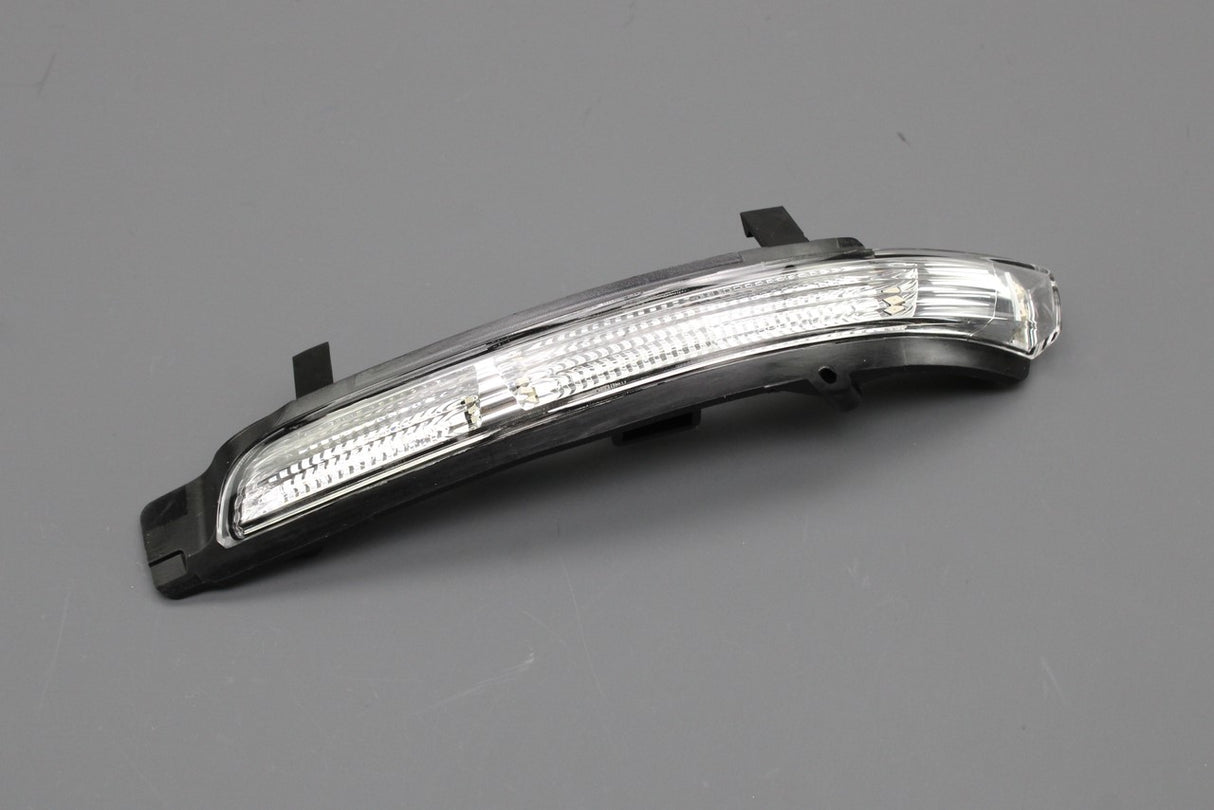 Skoda Octavia 04-13 Superb 08-15 wing mirror indicator (left) 3T0949101