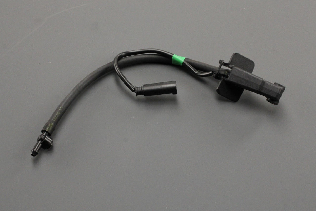 Land Rover Discovery 5 Range Rover 13-on windscreen washer jet LR083282, view 1