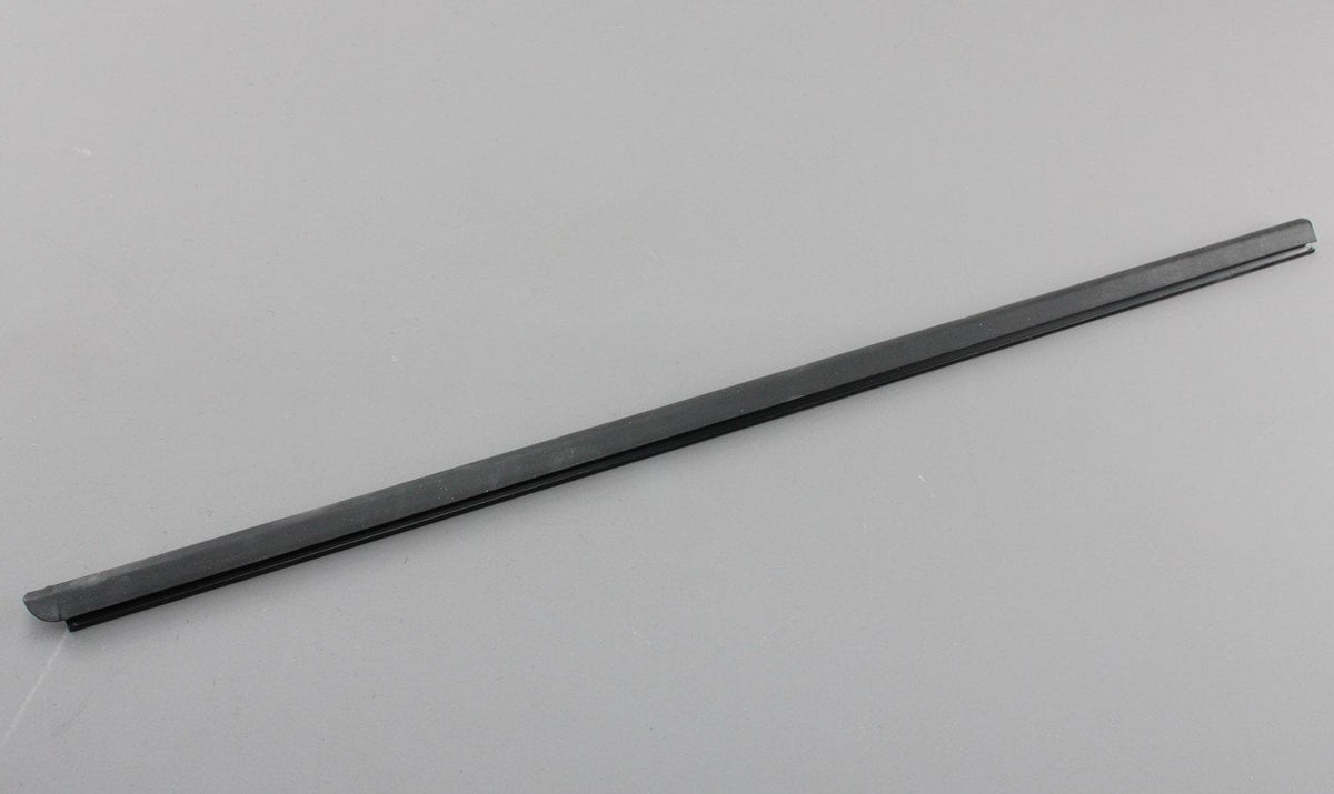 VW Crafter 2017-On door window aperture seal (right outer) 7C0837478 5AP, view 1