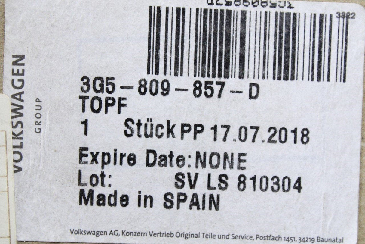 VW Passat B8 2015-2021 fuel adblue filler flap door (saloon) 3G5809857D