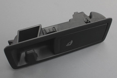 VW Golf estate Passat rear seat release handle (right) 5G0885671G ECZ