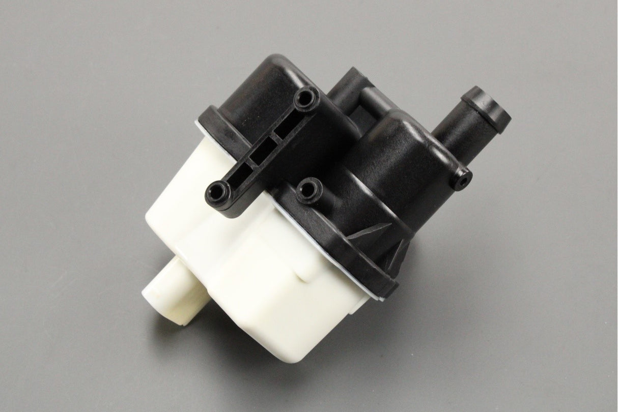 VW Golf MK7.5 Audi A3 Q5 emissions system leak detection pump 7L0906243A