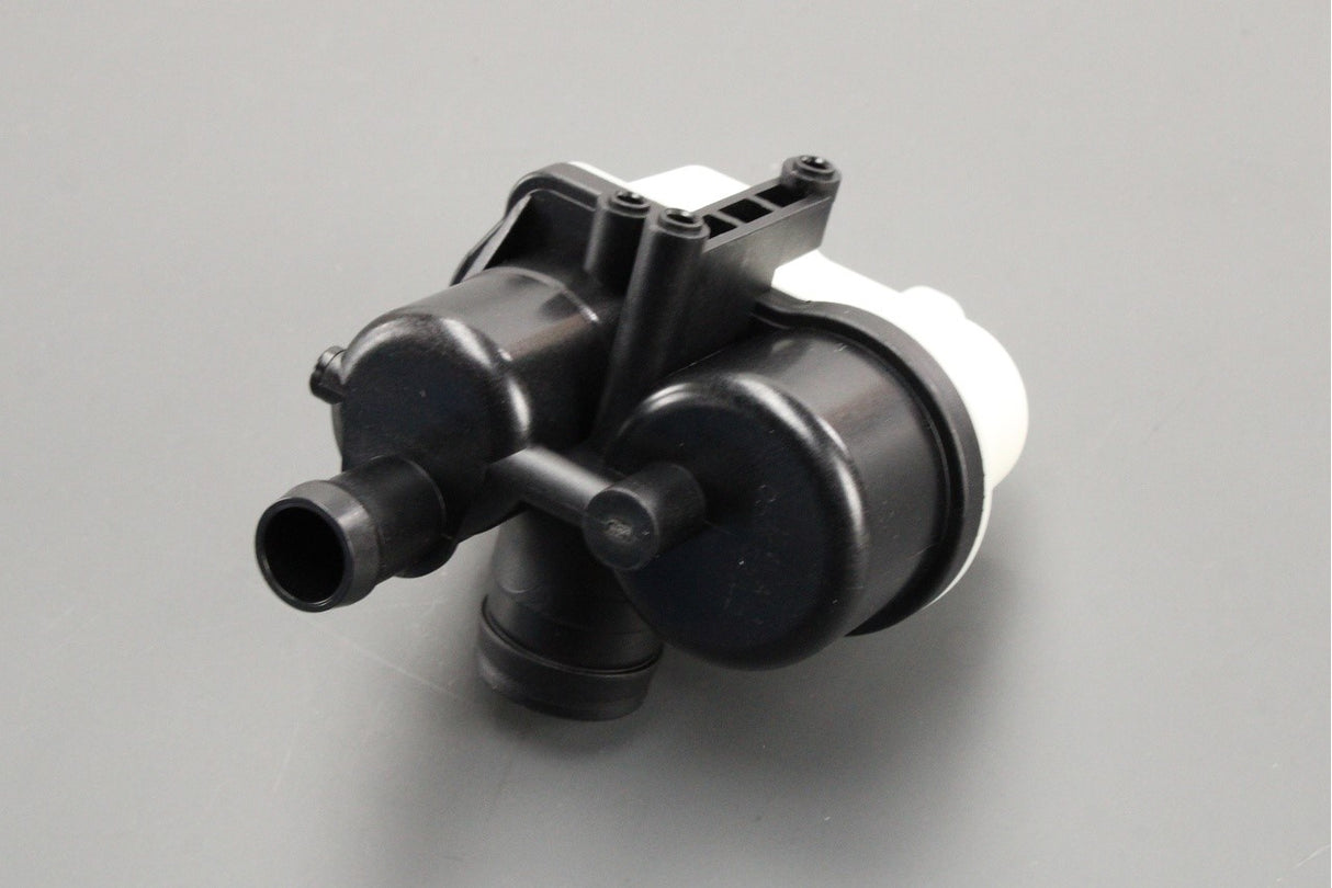 VW Golf MK7.5 Audi A3 Q5 emissions system leak detection pump 7L0906243A