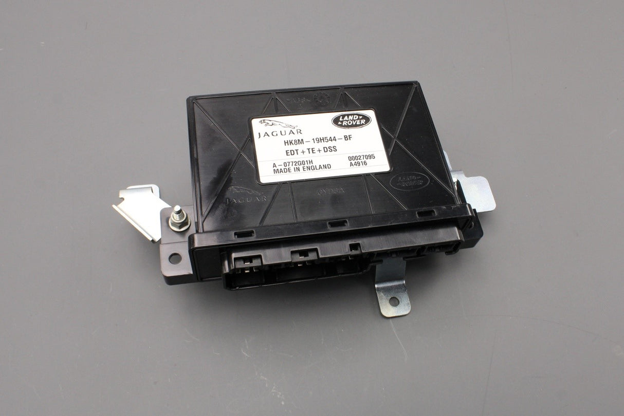 Jaguar F-Pace 2016-on deployable side steps electrical kit T4A7494